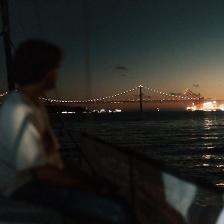 Stay In A Boat - Lisboa Экстерьер фото