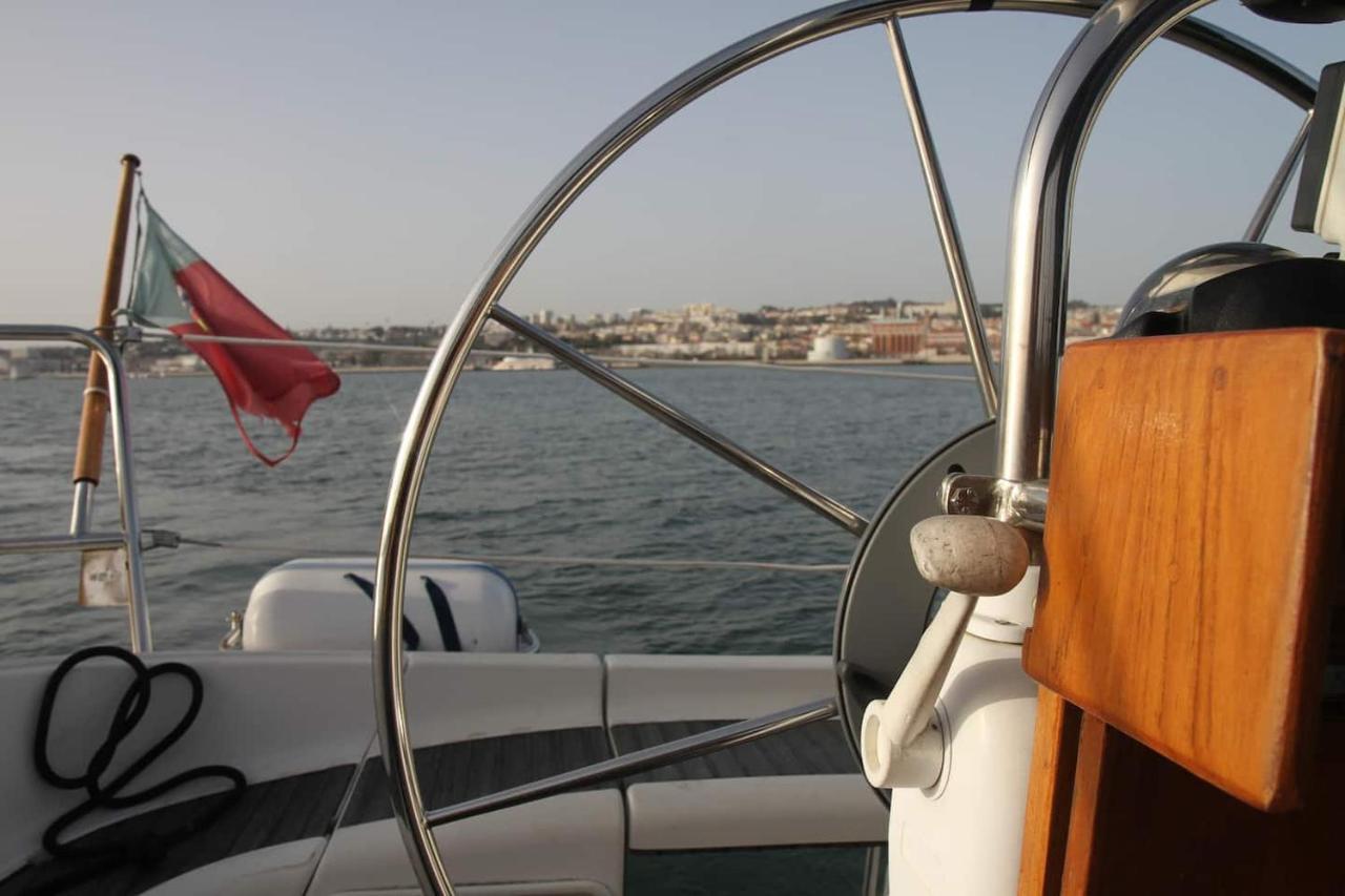 Stay In A Boat - Lisboa Экстерьер фото