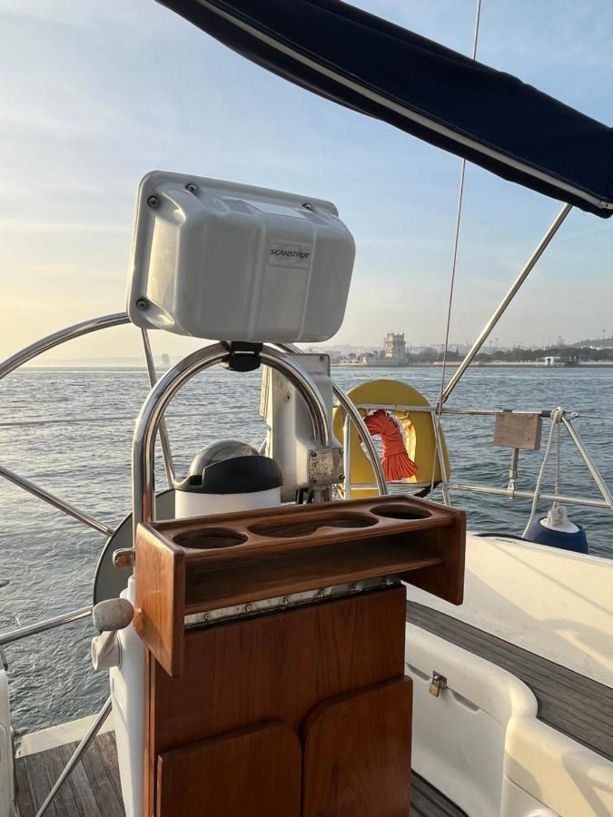 Stay In A Boat - Lisboa Экстерьер фото