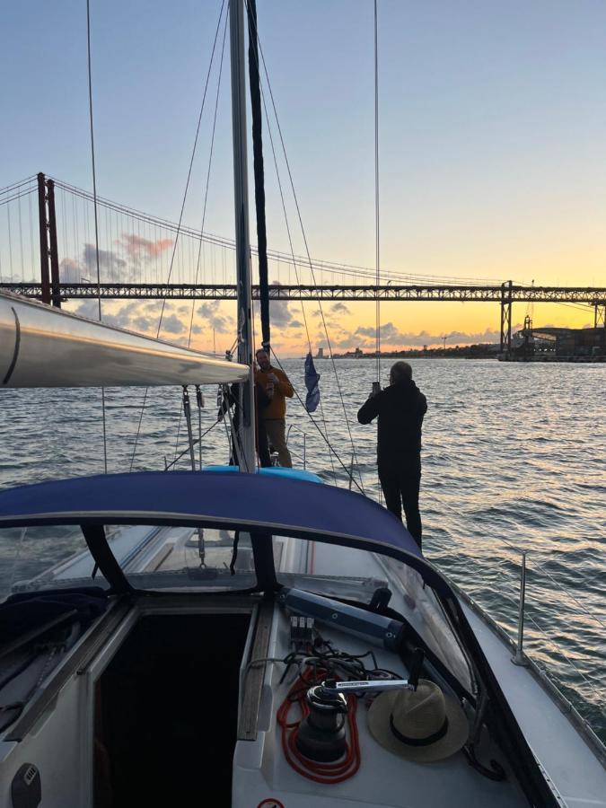 Stay In A Boat - Lisboa Экстерьер фото