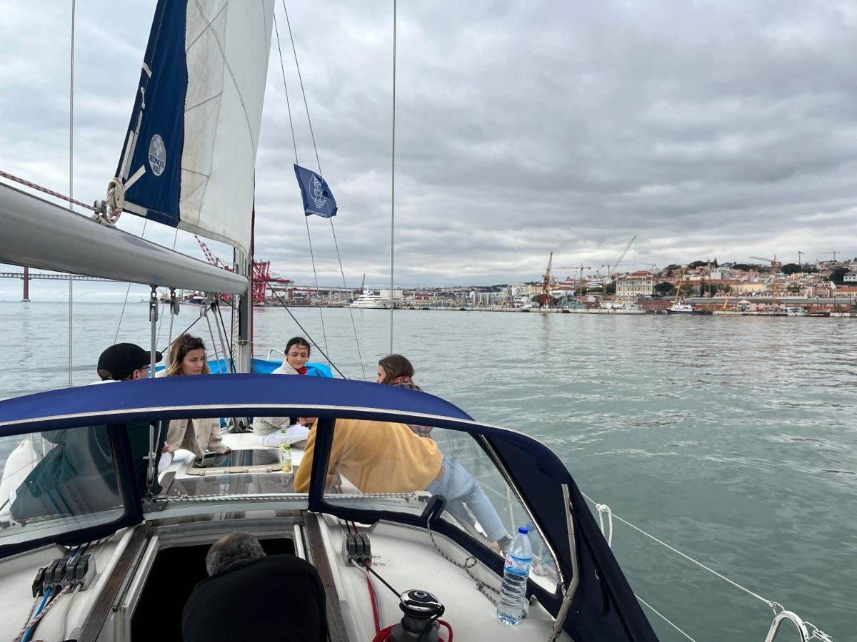 Stay In A Boat - Lisboa Экстерьер фото