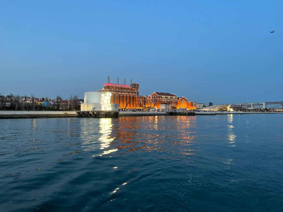 Stay In A Boat - Lisboa Экстерьер фото